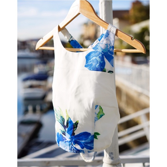 Revolve.com Toby Heart Ginger Enchanted Floral - Picture 4 of 5